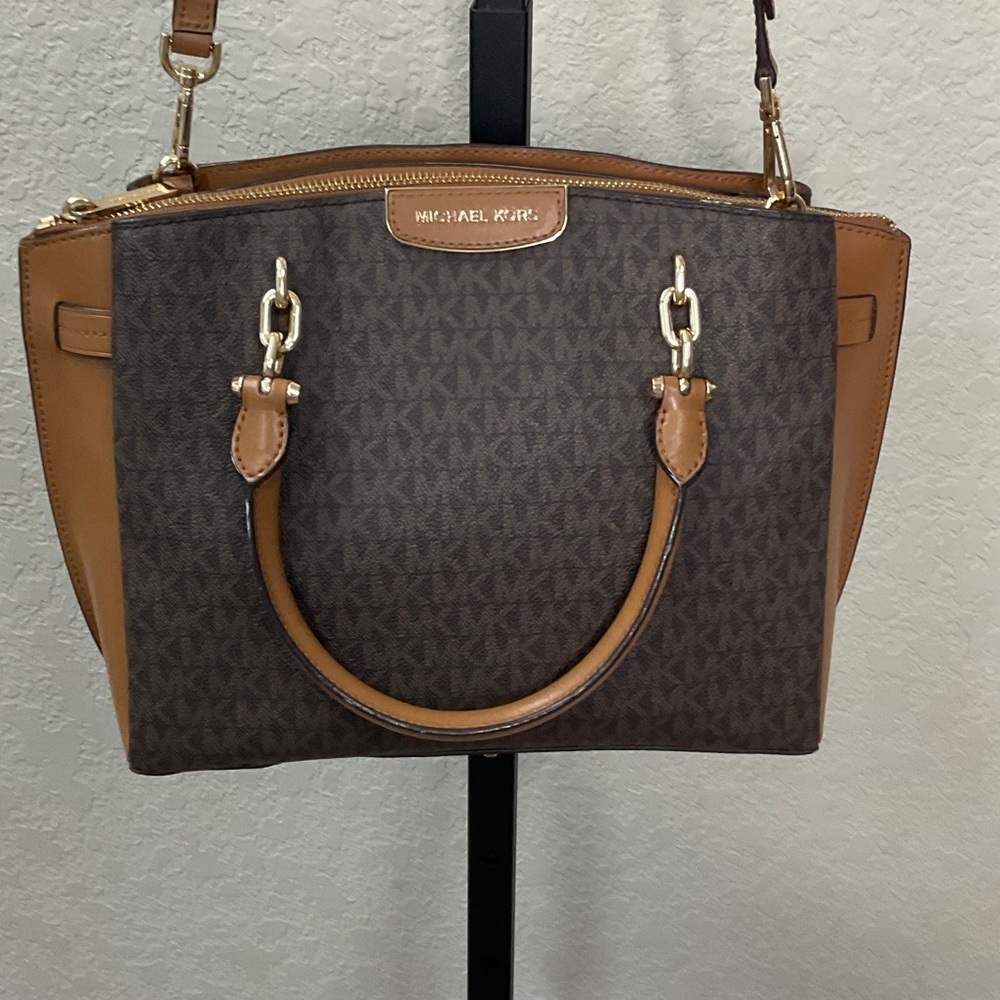 Michael Kors NEW Brown and Tan Shoulder Bag with small white mark - Picture 3 of 5